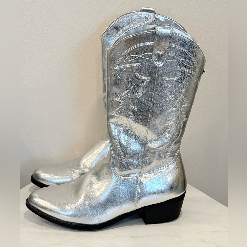 🔥Madder NYC Women’s Silver Cowboy Boots Size 5 EC🔥